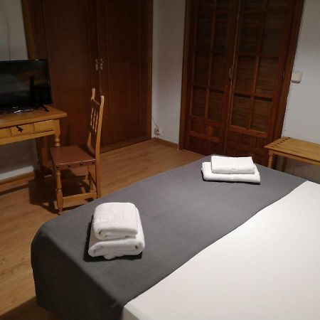 Hostal Becerril Becerril de la Sierra Zewnętrze zdjęcie