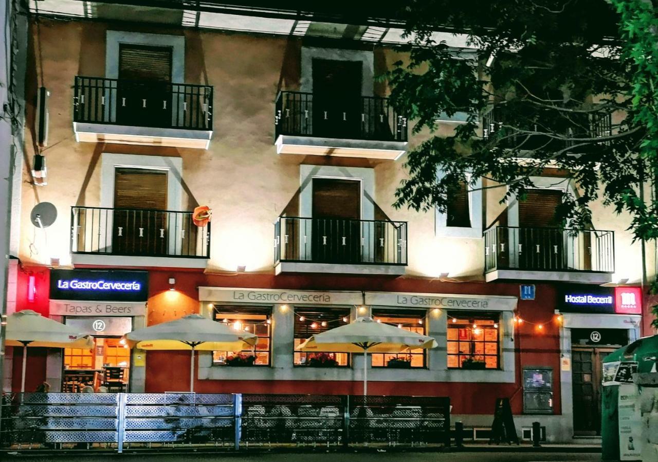 Hostal Becerril Becerril de la Sierra Zewnętrze zdjęcie